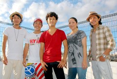 Rock band HY and <em>RYUKYUKOKU MATSURI DAIKO</em> take part in the Okinawa Zento Eisa Festival