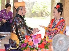 A new couple celebrates a wedding in a cultural site