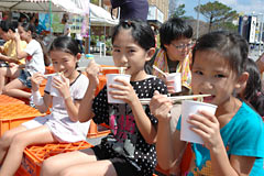 Free noodles at Motobu Okinawa <em>Soba</em> Fair