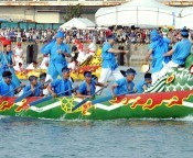 Naha team wins traditional dragon boat race