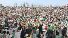 10,000 residents gather in protest rally against the anniversary of the restoration of Japanese sovereignty