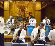 Jazz performed at Golden Hall in Futenma Temple
