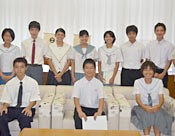 Junior high school students in Urasoe learn about horrors of the atomic bomb