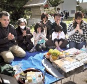 Jurukunichi Festival for celebrating the New Year with ancestors