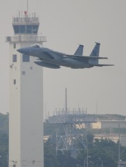 US Air Force F-15 resumes flying after the accident involving a windshield falling