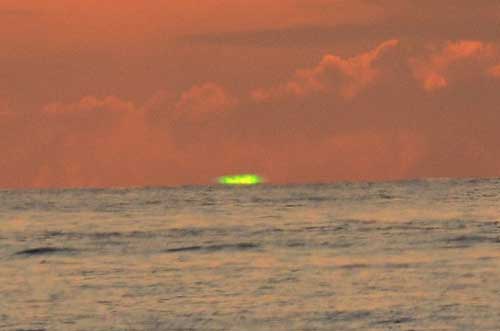 Amateur photographer captures green sun from Senagajima