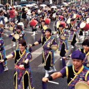 10,000 Eisa Dance Parade rouses audience members’ hearts