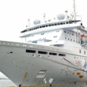 Chinese cruise ship docks at Nakagusuku; tourism dollars expected