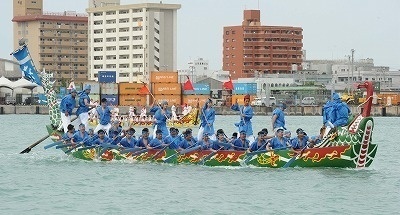 Naha wins Naha Dragon Boat Festival’s official race for first time in three years