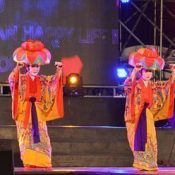 Ryukyuan dance displayed in China at 2016 Chengdu International Sister Cities Youth Music Festival