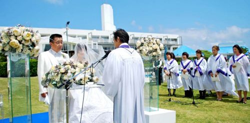 Okinawa resort weddings bring 10.4 billion yen to local economy in half a year
