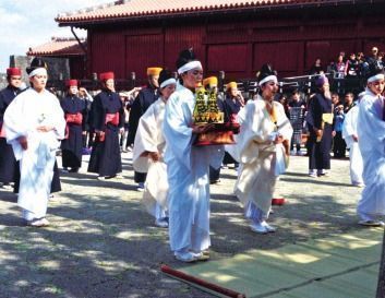 Ryukyu Dyansty era ritual Momoso-omonomairi re-enacted at Shuri Castle