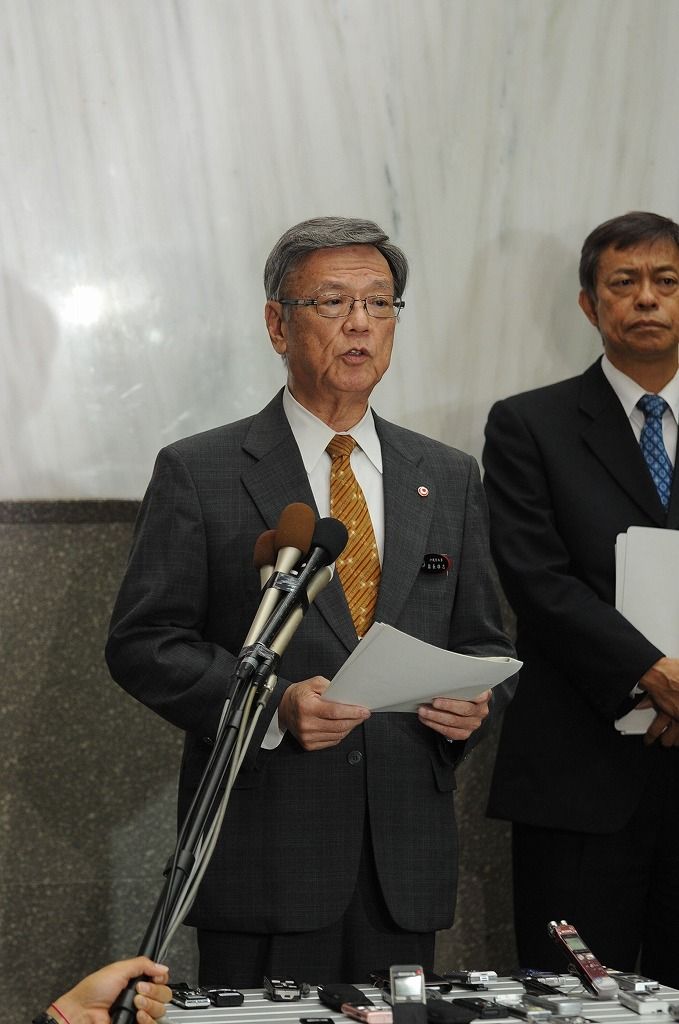 Governor Onaga says Okinawans are disregarded as Osprey aerial refueling training resumes