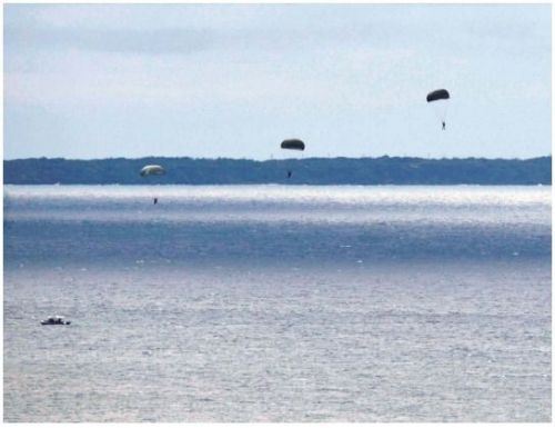 US military ignores local residents’ objections to parachute drop training in Uruma