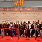 1000 people stand in line for the first H&M store at Okinawa Rycom