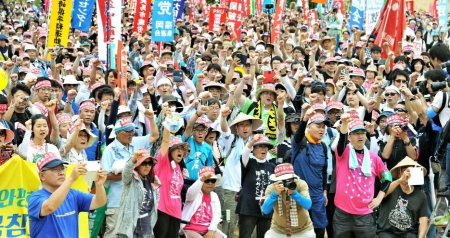 2,200 people mark 45th anniversary of reversion by holding rally to call for an Okinawa without military bases
