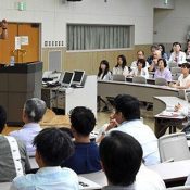 Kazufumi gives a lecture at Ryukyu University about producing Okinawan Kuruchi and avoiding war