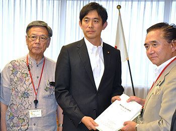 Kanagawa governor proposes disaster-related agreement with US military, but Onaga concerned it could lead to base fortification