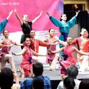Ryukyuan ballet entertains audience in U.S. in its first overseas performance