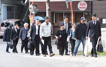 16 Nago citizens sue the state for suspending revocation of the Henoko landfill permit