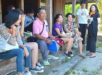 Korean exchange students tour Okinawa to improve Japan-Korea relationships