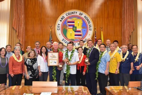 Kin and Honolulu sign a friendship agreement on the 120-year anniversary of Okinawans first emigrating from Okinawa to Hawaii