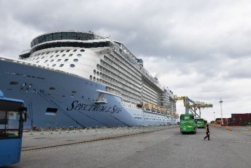 Cruise ship filled with cargo instead of passengers arrives at Naha Port as ship stops taking passengers due to corona virus