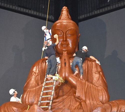 Craftsmen refresh Peace Prayer Statue ahead of Okinawa Memorial Day
