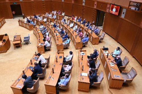 Okinawa prefectural assembly unanimously passes resolution demanding report on coronavirus cases in U.S. military bases on the island, Okinawa’s governor’s office also demands stronger prevention measures