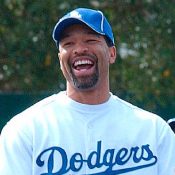 World Series Champion Los Angeles Dodgers Manager Dave Roberts responds to Okinawa Governor Denny Tamaki’s congratulatory letter, says, “Being Okinawan is important to me.”