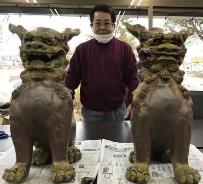 Okinawan man observation deck for a pair of Shisa in front of his house on the Fukushima coast “for the soul of restoration”