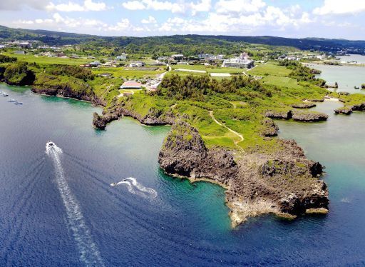 Facing Serious Coral Damage and Parking Problems, Government Experiments with Limiting Leisure-Use of Okinawa’s Blue Cave