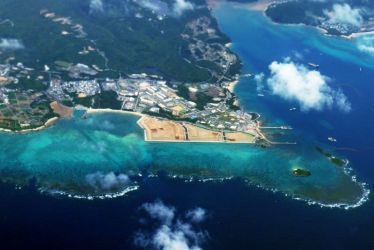 In joint survey conducted by the Ryukyu Shimpo and Mainichi Shimbun, 61% of Okinawans think the concentration of bases in Okinawa “unfair,” while only 40% of people nationwide agree